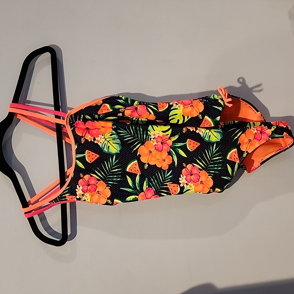 Wondernation 1pc floral swimsuit Size Xl